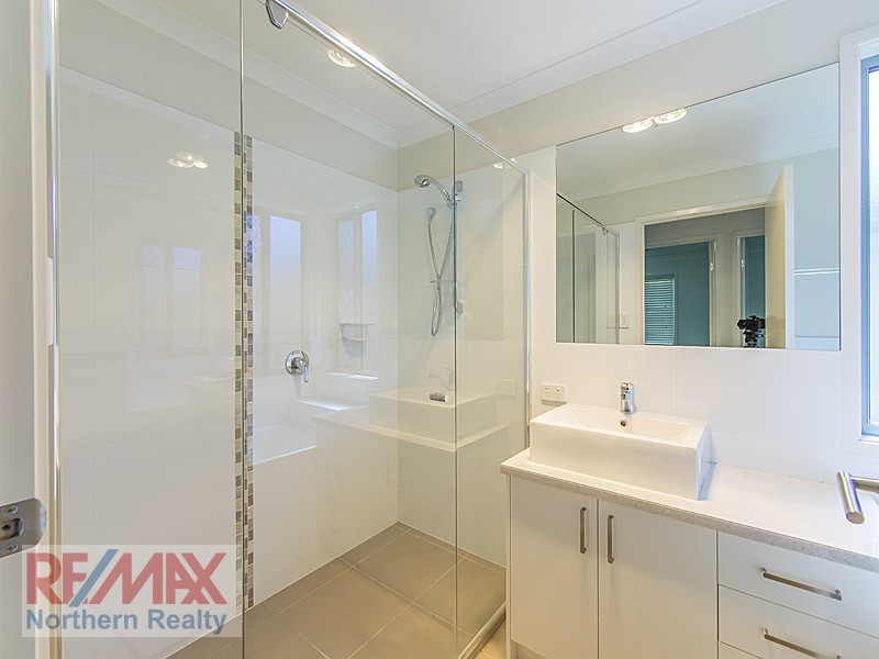 15 Wimble Street, Deagon QLD 4017