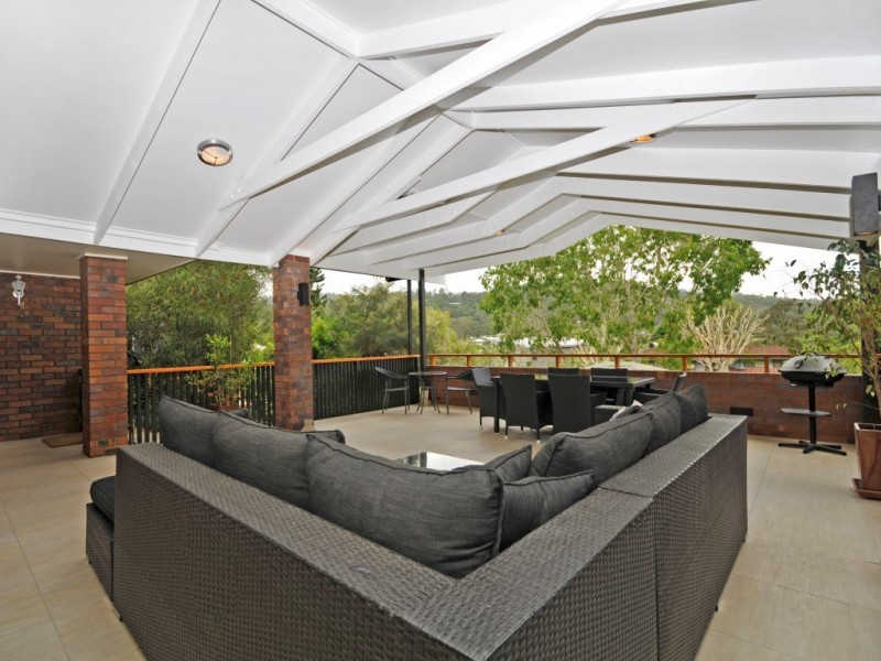 25 Tingward Street, The Gap QLD 4061