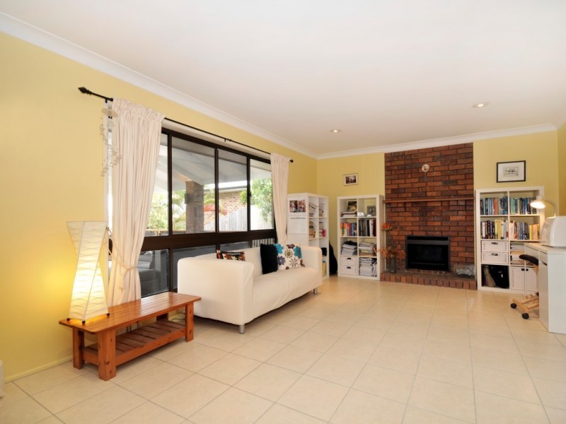25 Tingward Street, The Gap QLD 4061