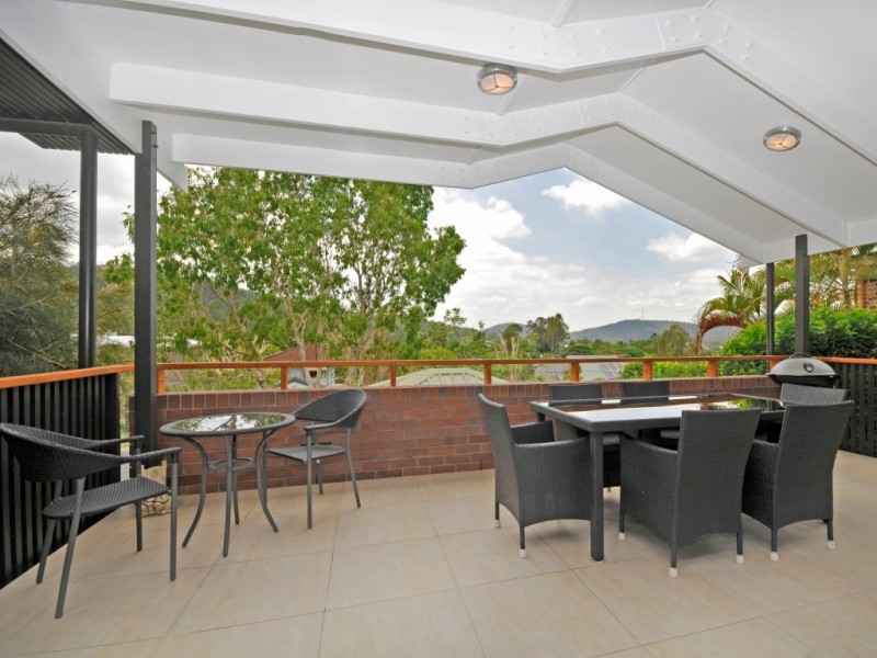 25 Tingward Street, The Gap QLD 4061