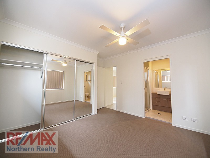 2/9 Creekside Court, Everton Hills QLD 4053