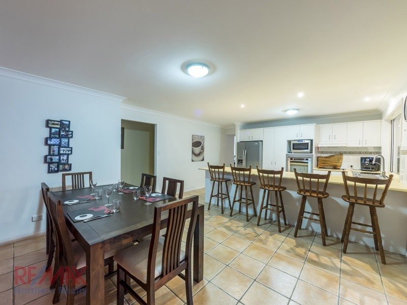 11 Marina Court, Eatons Hill QLD 4037