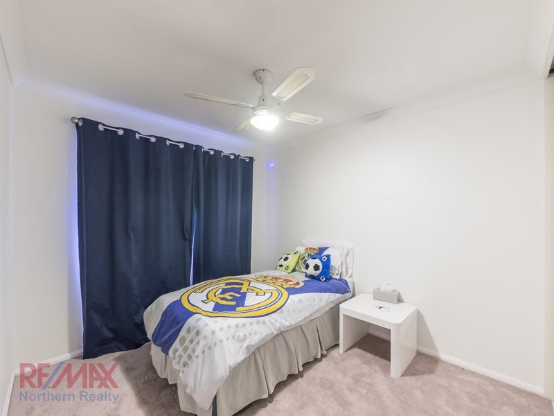 11 Marina Court, Eatons Hill QLD 4037