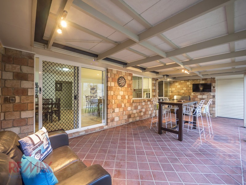 11 Marina Court, Eatons Hill QLD 4037