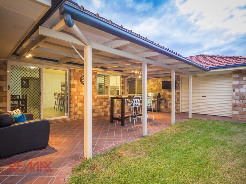 11 Marina Court, Eatons Hill QLD 4037