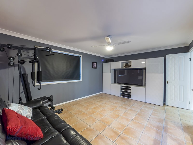 11 Marina Court, Eatons Hill QLD 4037