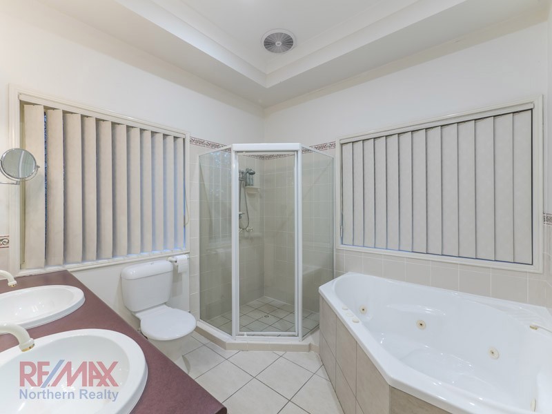 3 Hillgrove Cl, Eatons Hill QLD 4037