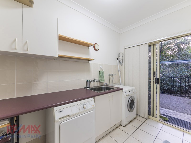 3 Hillgrove Cl, Eatons Hill QLD 4037