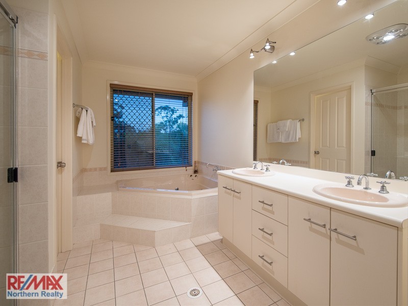 3 Bonica Court, Eatons Hill QLD 4037