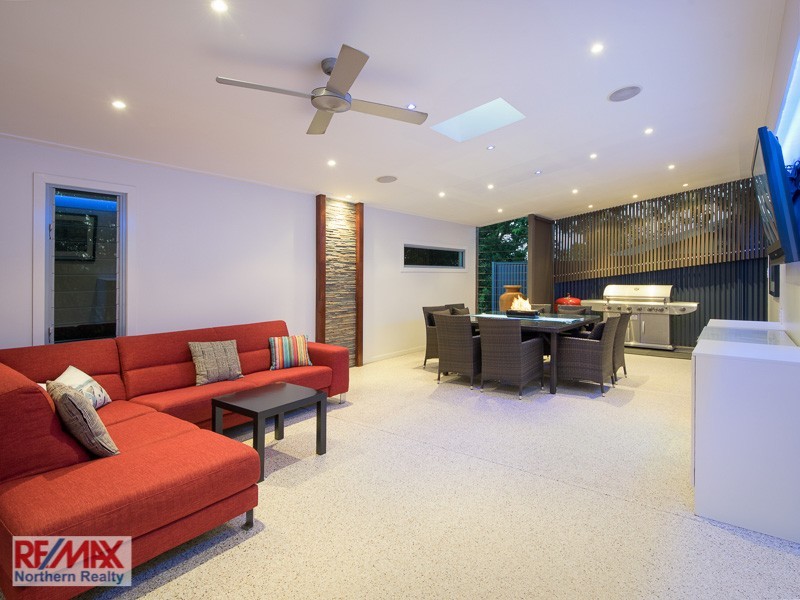 27 VIEW CRESCENT, Arana Hills QLD 4054