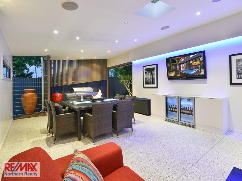 27 VIEW CRESCENT, Arana Hills QLD 4054