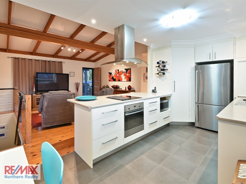 27 VIEW CRESCENT, Arana Hills QLD 4054