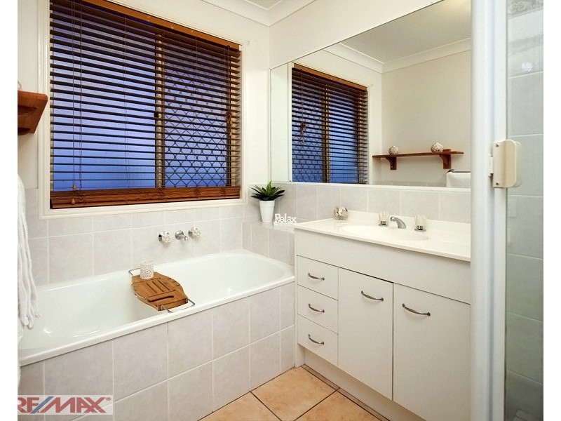 5 Duet Court, Eatons Hill QLD 4037