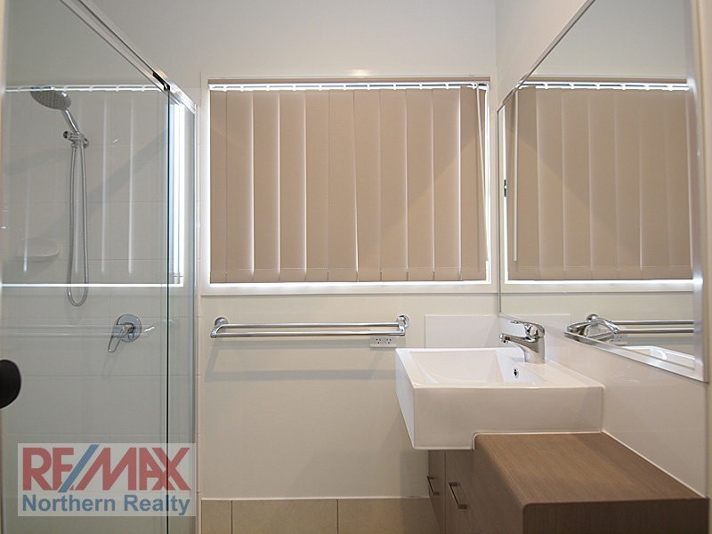 2/7 Creekside Court, Everton Hills QLD 4053