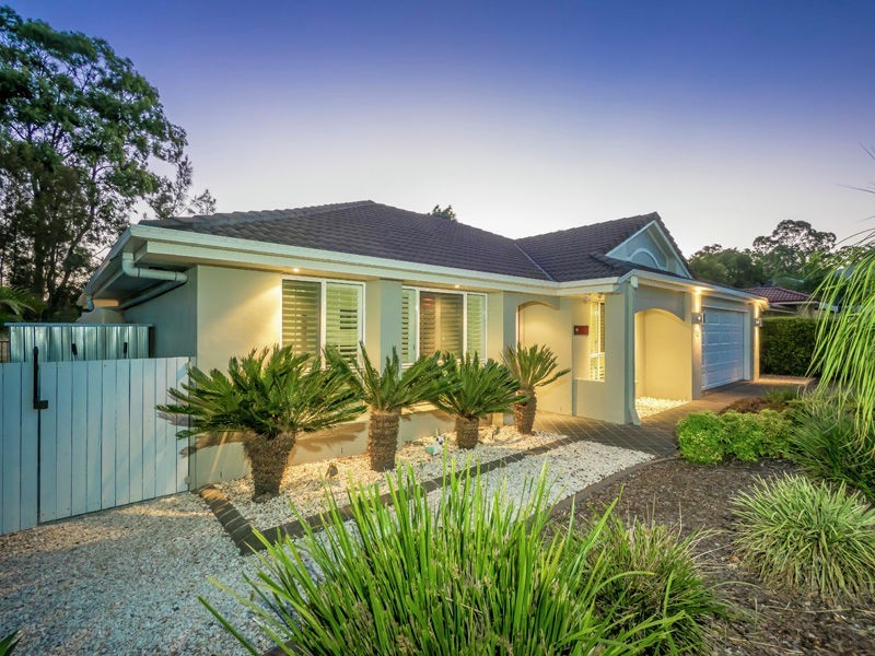 15 Corowa Court, Eatons Hill QLD 4037