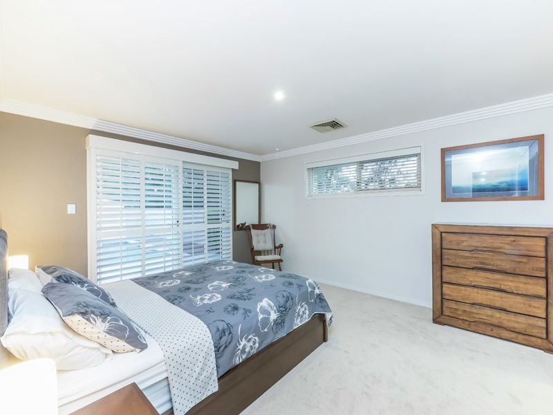 15 Corowa Court, Eatons Hill QLD 4037