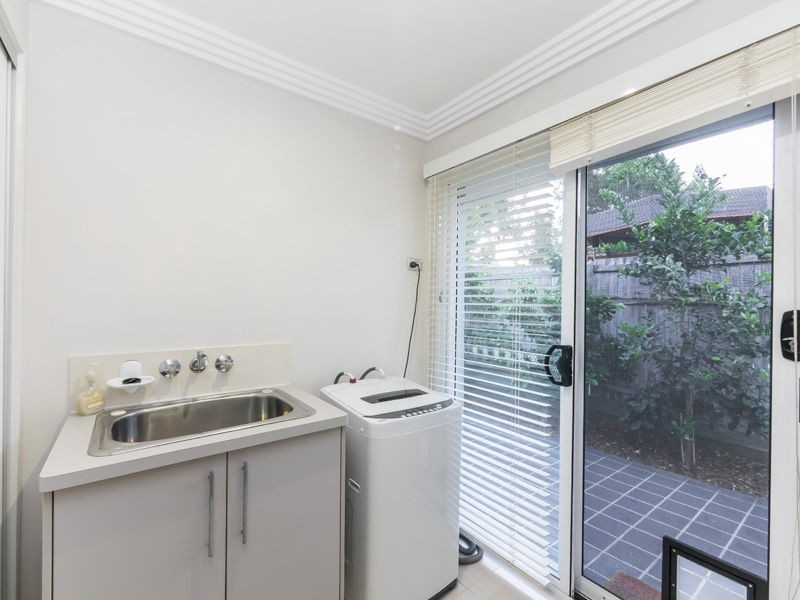 15 Corowa Court, Eatons Hill QLD 4037