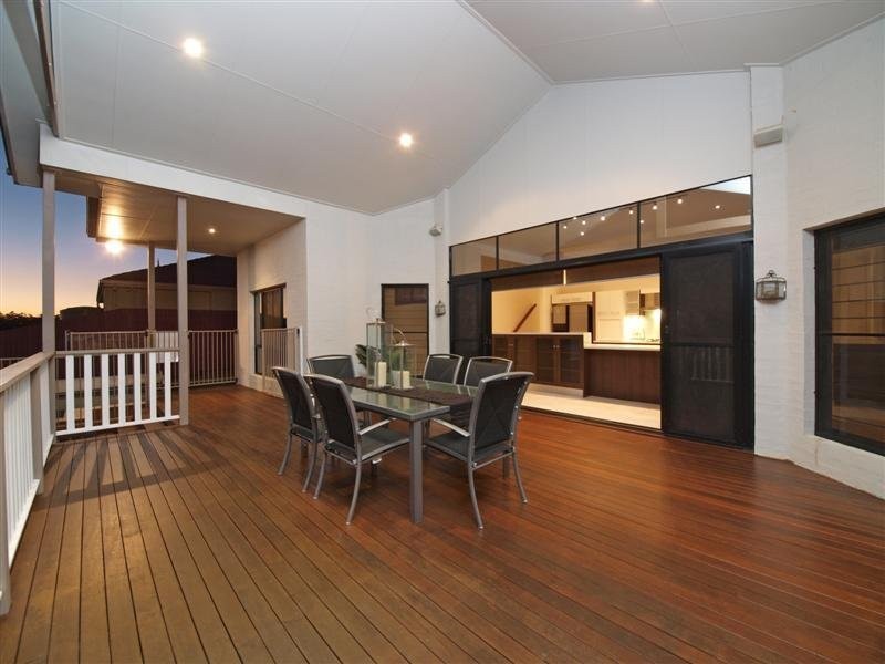 16 Alberic Court, Eatons Hill QLD 4037