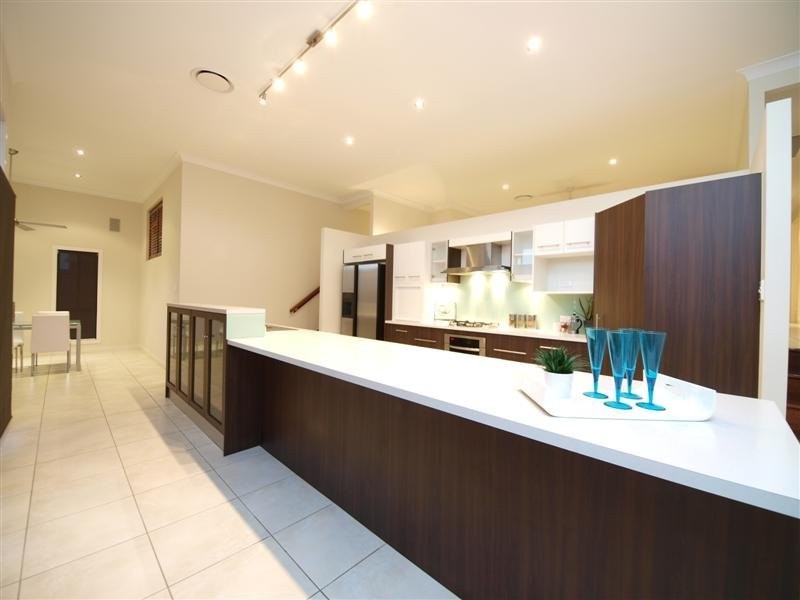 16 Alberic Court, Eatons Hill QLD 4037