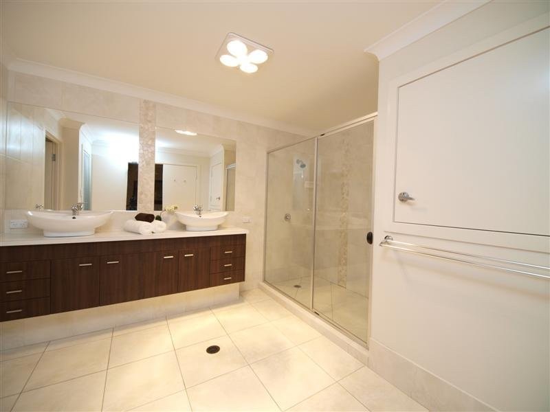 16 Alberic Court, Eatons Hill QLD 4037