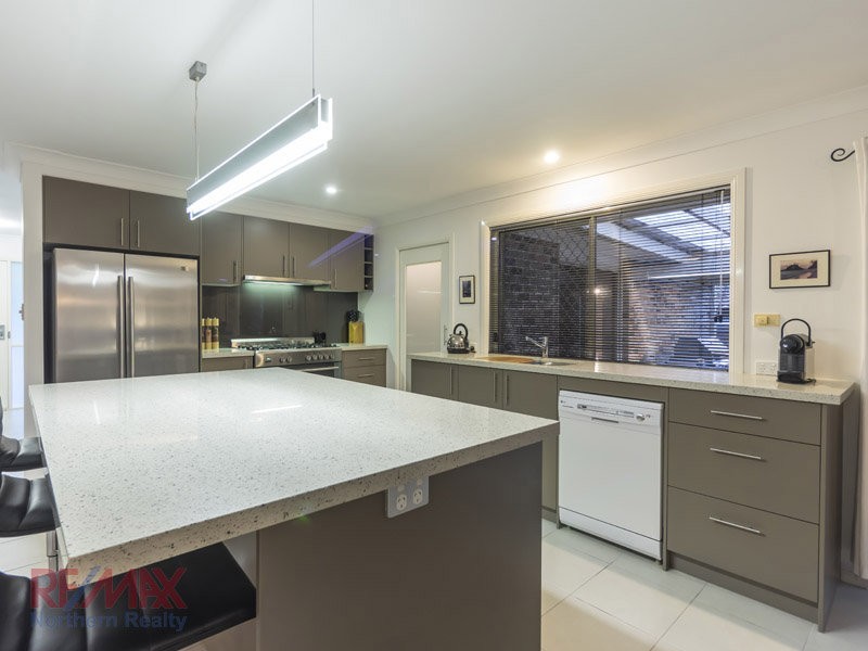 11 Queen Elizabeth Dve, Eatons Hill QLD 4037