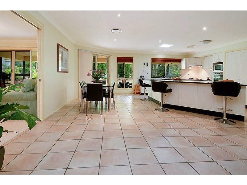 6 Pardalote Place, Cashmere QLD 4500