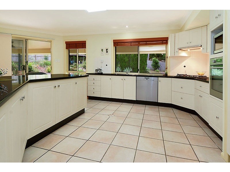 6 Pardalote Place, Cashmere QLD 4500