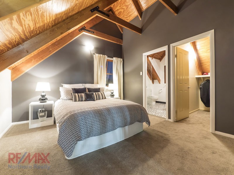 7 Renae Ct, Eatons Hill QLD 4037