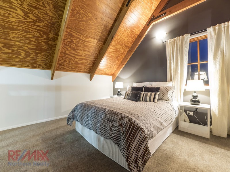 7 Renae Ct, Eatons Hill QLD 4037