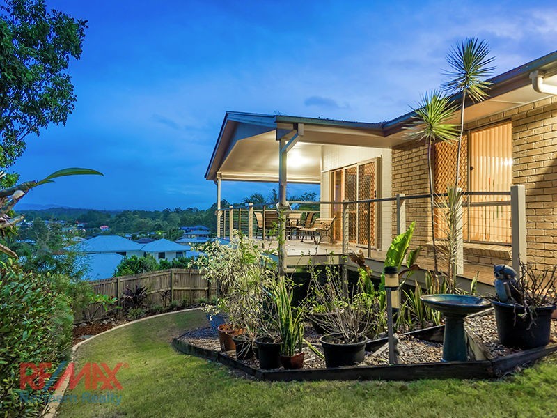 52 Riversleigh Crescent, Eatons Hill QLD 4037