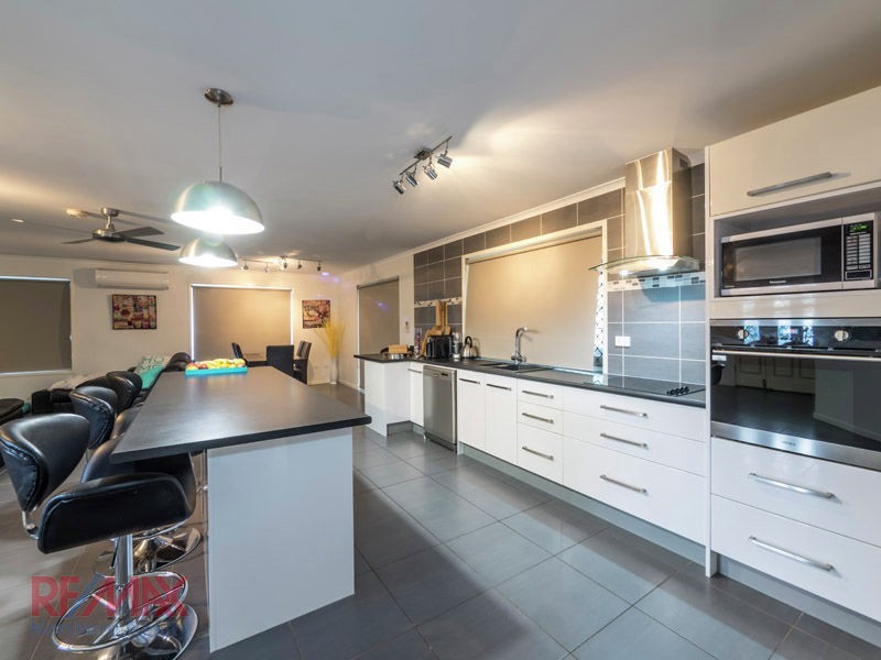 7 Chickowee Street, Albany Creek QLD 4035