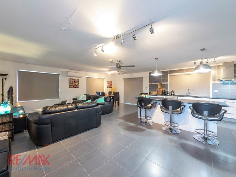 7 Chickowee Street, Albany Creek QLD 4035