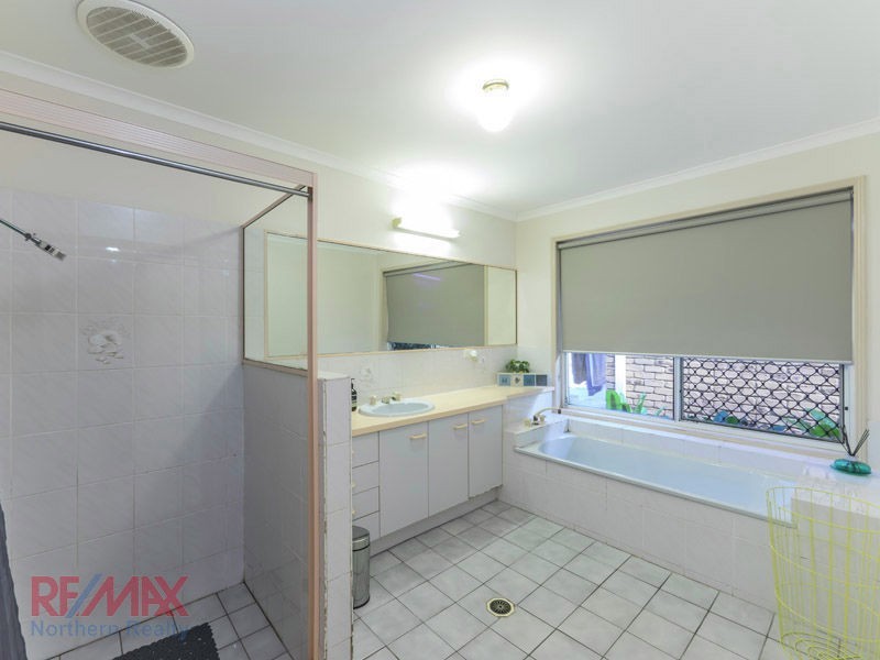 7 Chickowee Street, Albany Creek QLD 4035