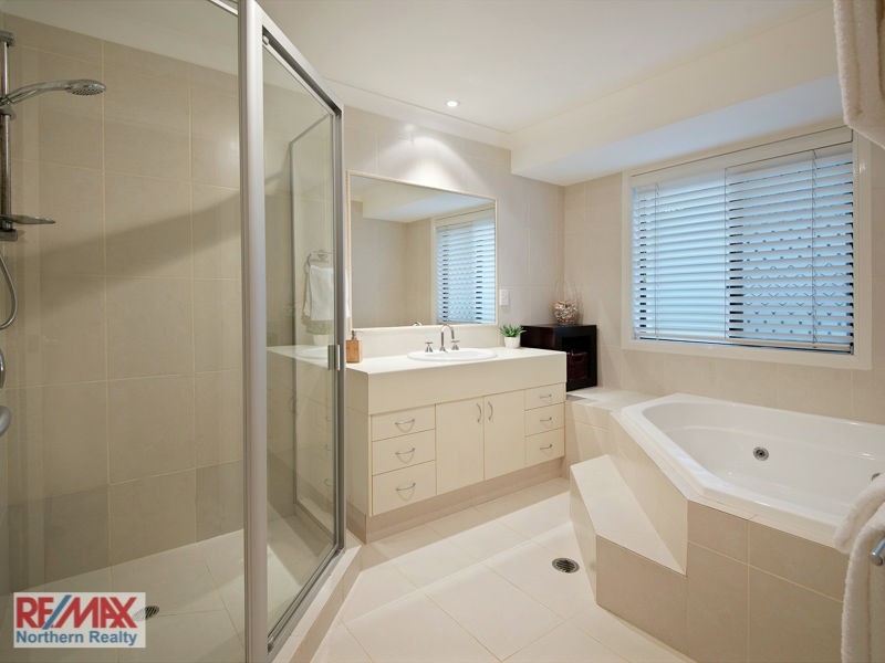 3 Fidelio Court, Eatons Hill QLD 4037