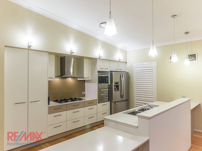 34 Rivergum Drive, Eatons Hill QLD 4037