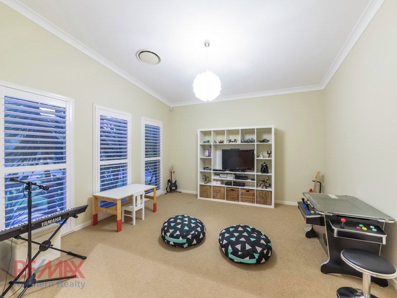 34 Rivergum Drive, Eatons Hill QLD 4037