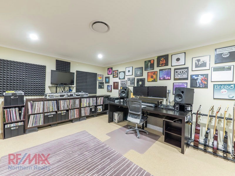 34 Rivergum Drive, Eatons Hill QLD 4037