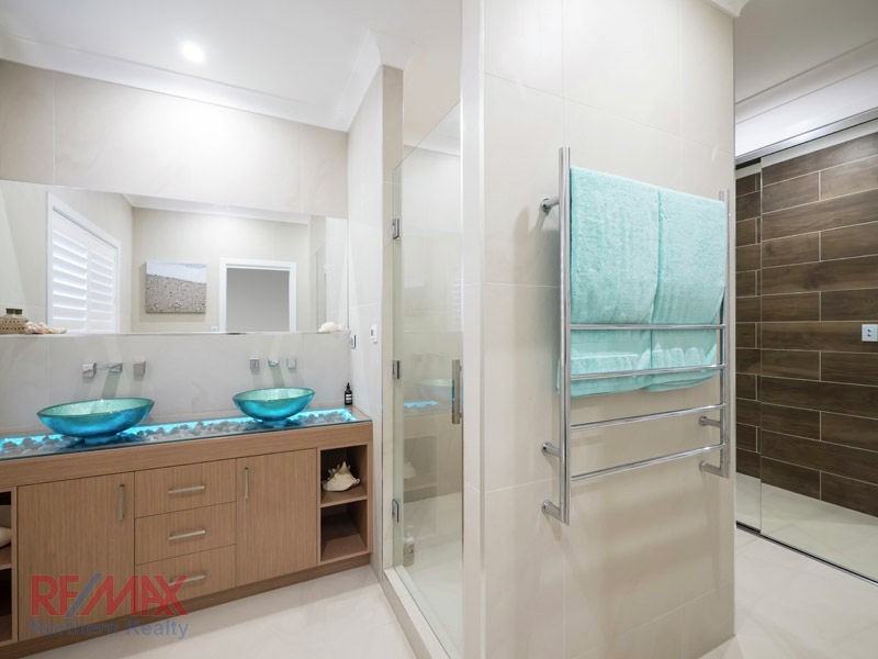 16 GOLD CREEK COURT, Albany Creek QLD 4035