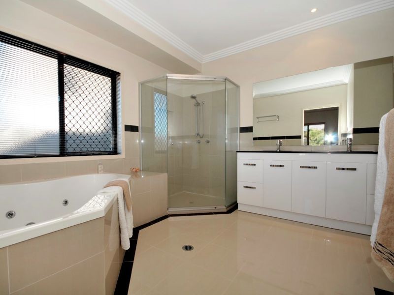 19 Brigadoon Crescent, Eatons Hill QLD 4037