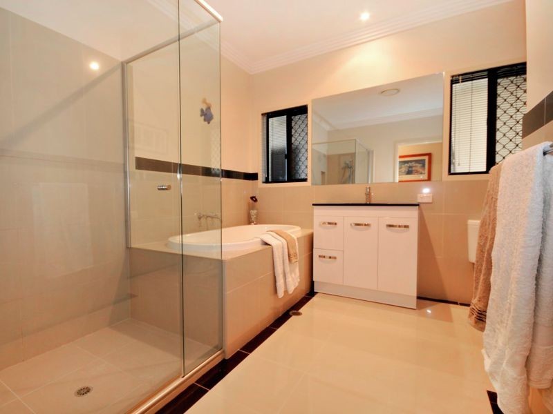 19 Brigadoon Crescent, Eatons Hill QLD 4037