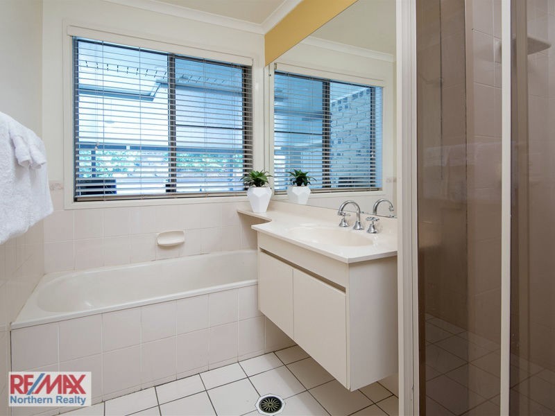 18 Langley Place, Albany Creek QLD 4035