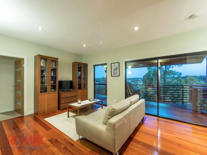 64 Corvus Dve, Cashmere QLD 4500