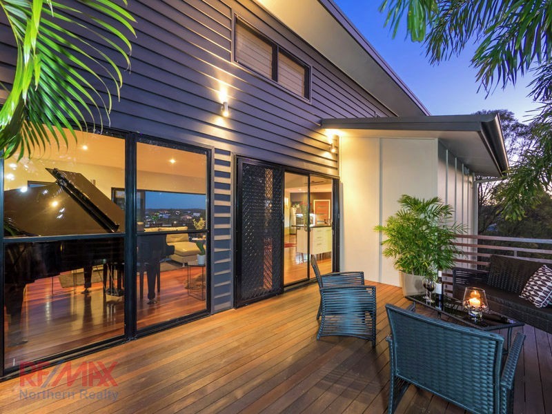 64 Corvus Dve, Cashmere QLD 4500