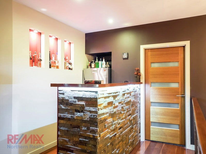 64 Corvus Dve, Cashmere QLD 4500