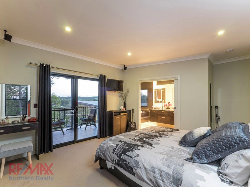 64 Corvus Dve, Cashmere QLD 4500