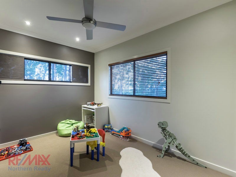 64 Corvus Dve, Cashmere QLD 4500