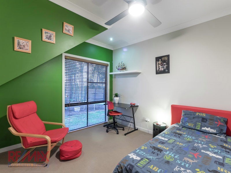 64 Corvus Dve, Cashmere QLD 4500