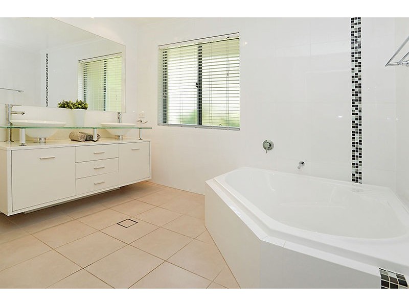 22 Arbour Street, Bridgeman Downs QLD 4035