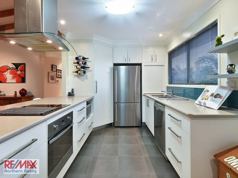 27 View Crescent, Arana Hills QLD 4054