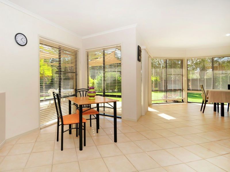 64 Hayward Ave, Cashmere QLD 4500